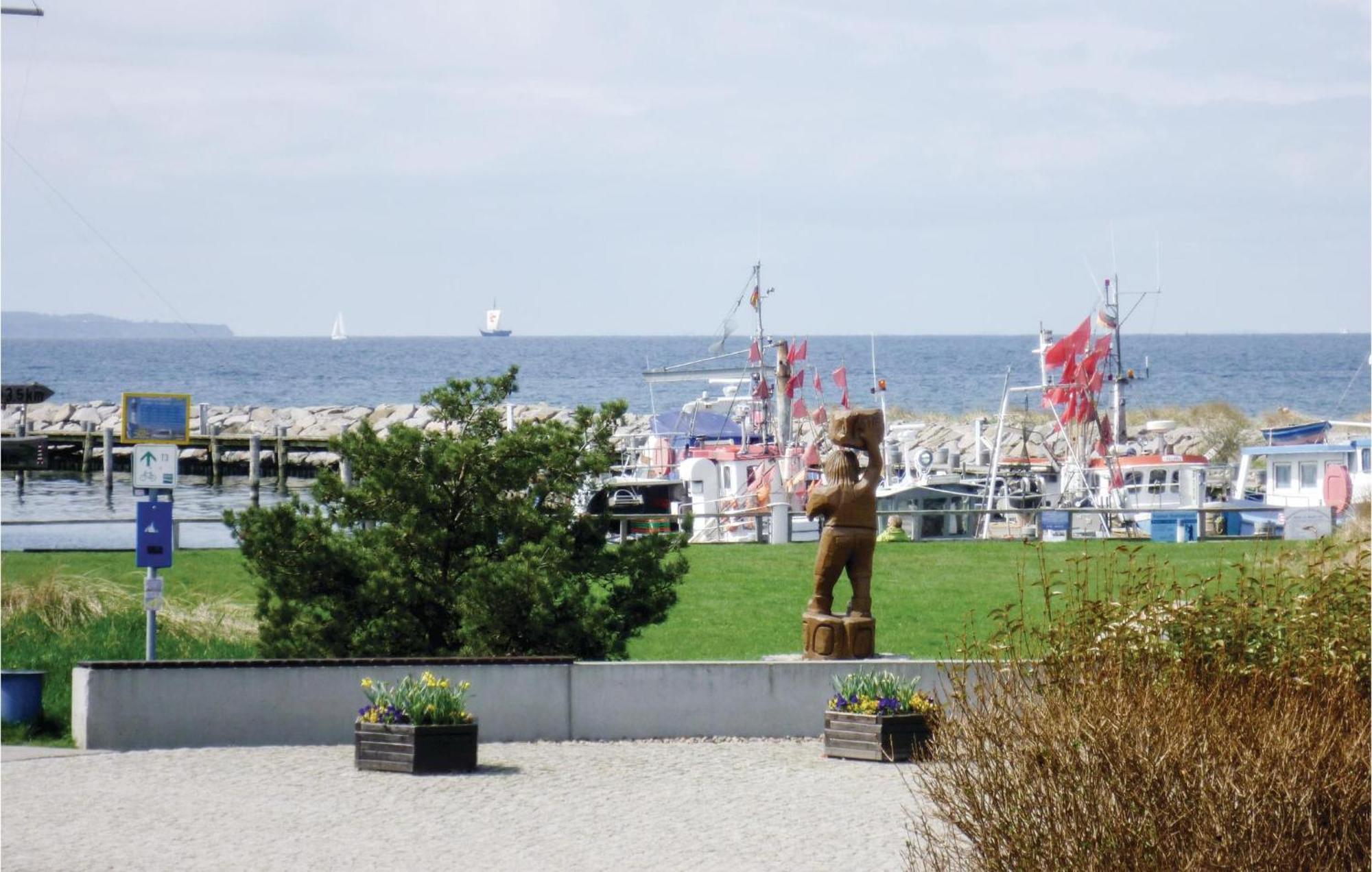 Nice Home In Insel Poel With House Sea View Екстер'єр фото